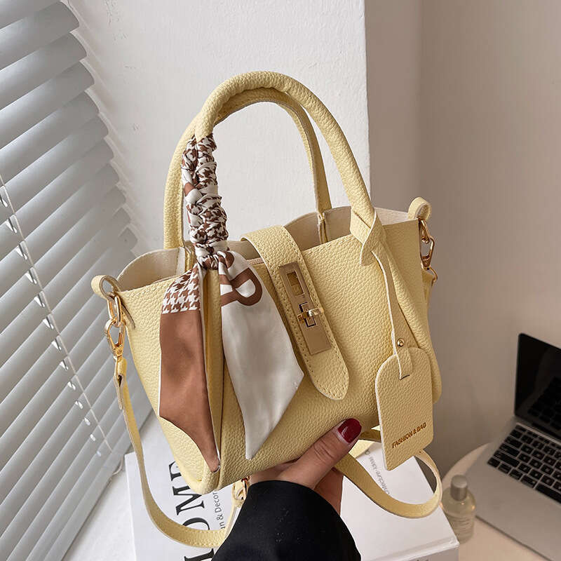 Niche handbag 2025 summer new trend vegetable basket women's small fragrant style crossbody hand-held bucket bag