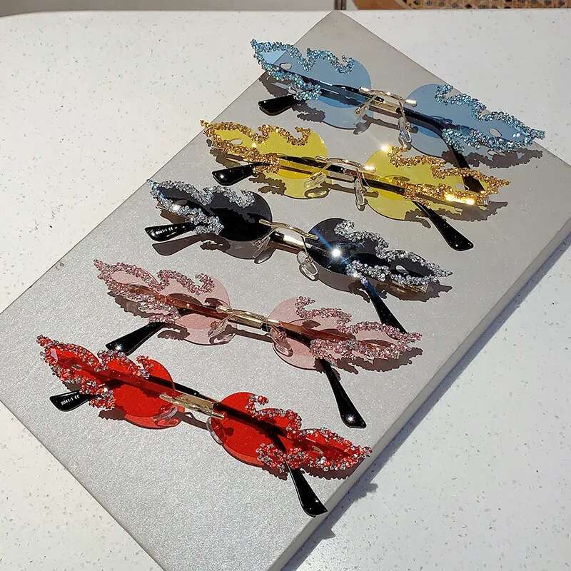 Vintage Punk Brand Designer Dia Flame Fire Sunglasses Women Sun Glasses For Men UV400 Rimless Crystal Metal Shades