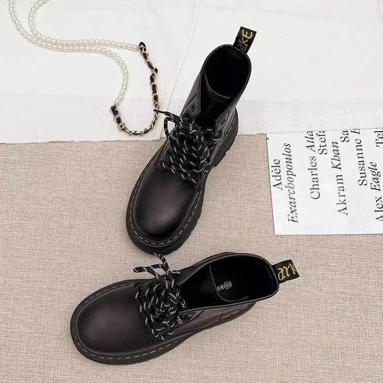 Womens high street style leather boots thick soled small bodied short boots Z250303