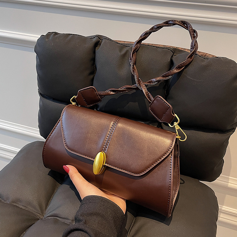 New Fashionable Multi Purpose Luxury Armpit Small Square High End Crossbody Bag Simple Designer Handbag