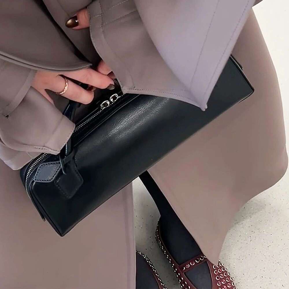 Genuine Leather Women's Shoulder Bag Large Capacity Cowhide Ladies Bowg Short Handle Boston Handbag
