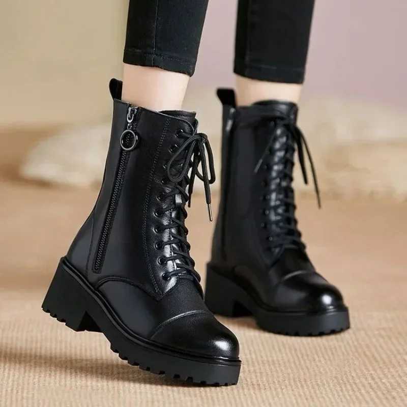 Boots 2023 Winter New Plush and Thick Cotton Boots Black Outdoor Motorcycle Boots Women Boots Z250303
