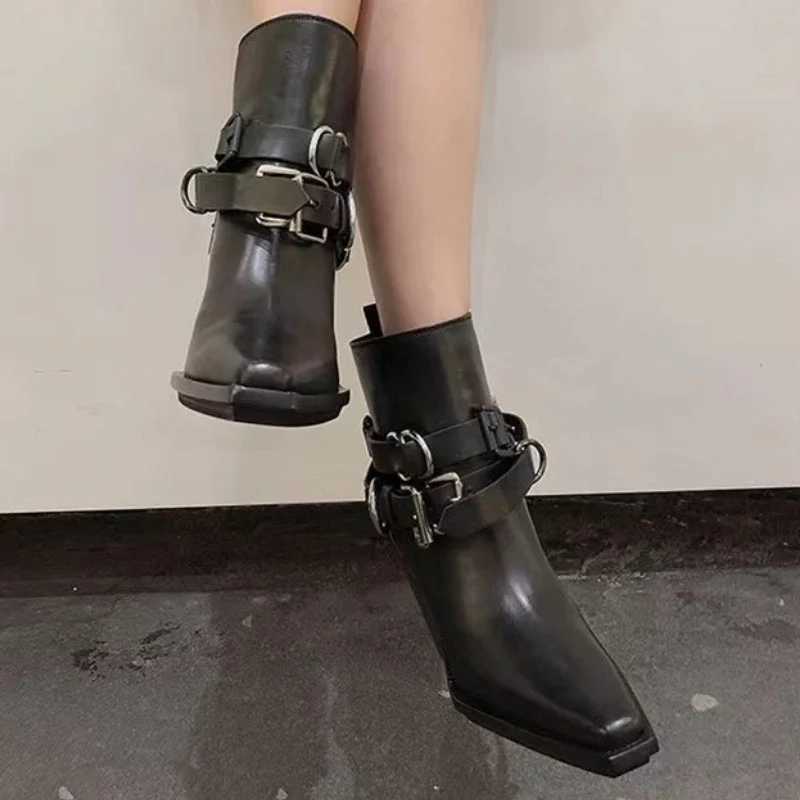 Belt Buckle Women Short Boots Squared Toe Genuine Laether Cool Fashion Designer Luxury Cowboy Knight Booties New Shoe Z250303