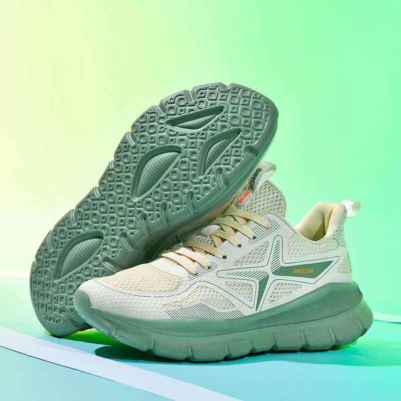 High Quality Couple Sneakers Hot Selg Spring Men Women Soft Anti Slip Outdoor Run Ultra Light GYM Training Tennis Shoes