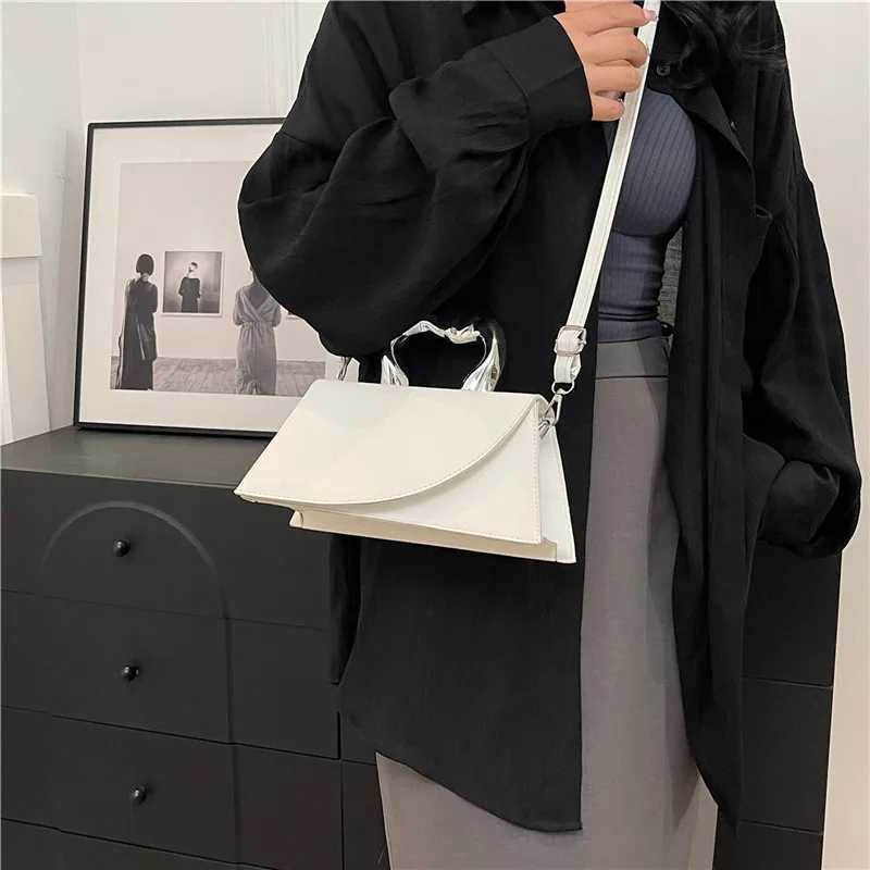 Luxury Designer Metal Handle PU Leather Womens Handbag Casual Crossbody Bag Trapezoid Tote Y250303