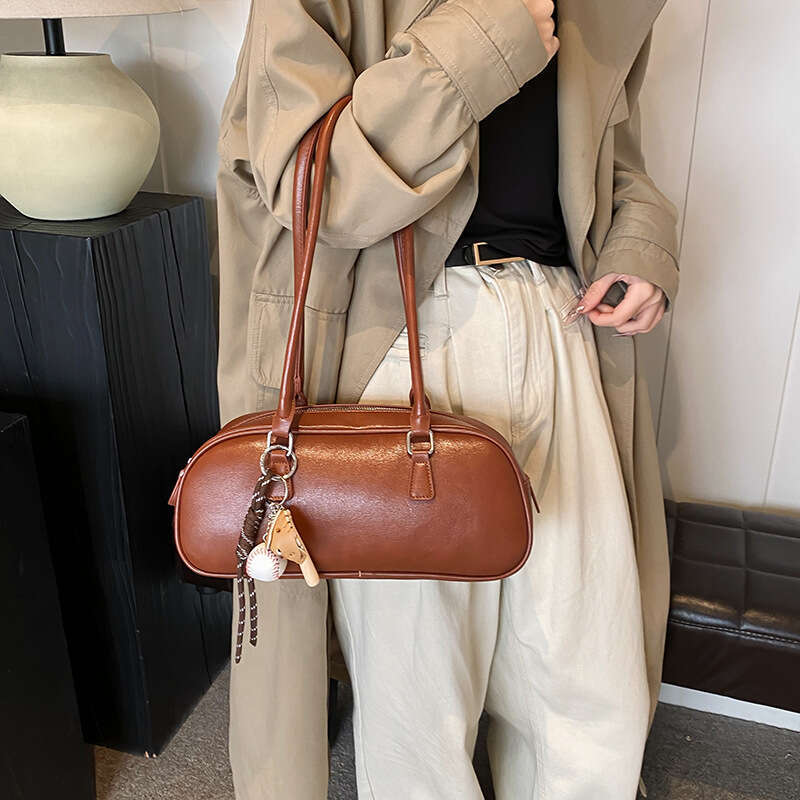 This year's popular Boston autumn/winter large capacity 2025 hand-held shoulder women's simple pillow bag