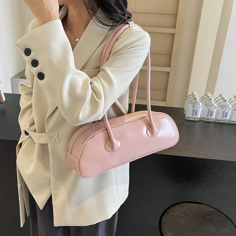 LEFTSIDE Design Pu Leather Large Shoulder Bags for Women 2024 New Trend Female Crossbody Bag Solid Color Handbags and Purses RED Z250303