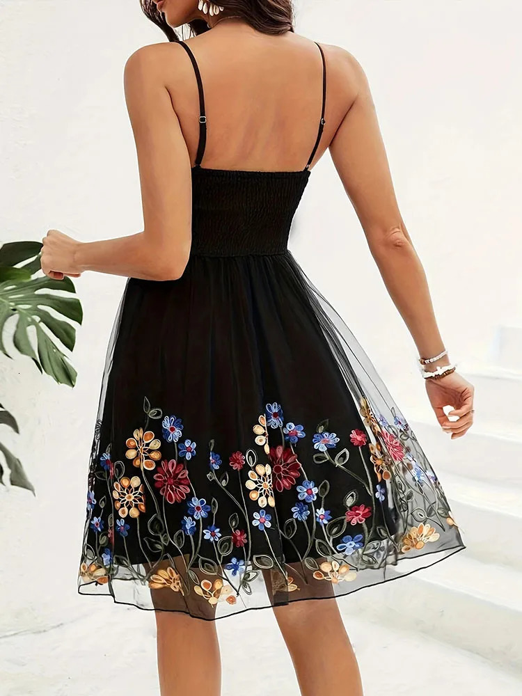 Womens Stylish vintage Sling Dress Holiday Sexy embroidered Short Summer Camisoles Backless Sleeveless Casual Slip 250227Z