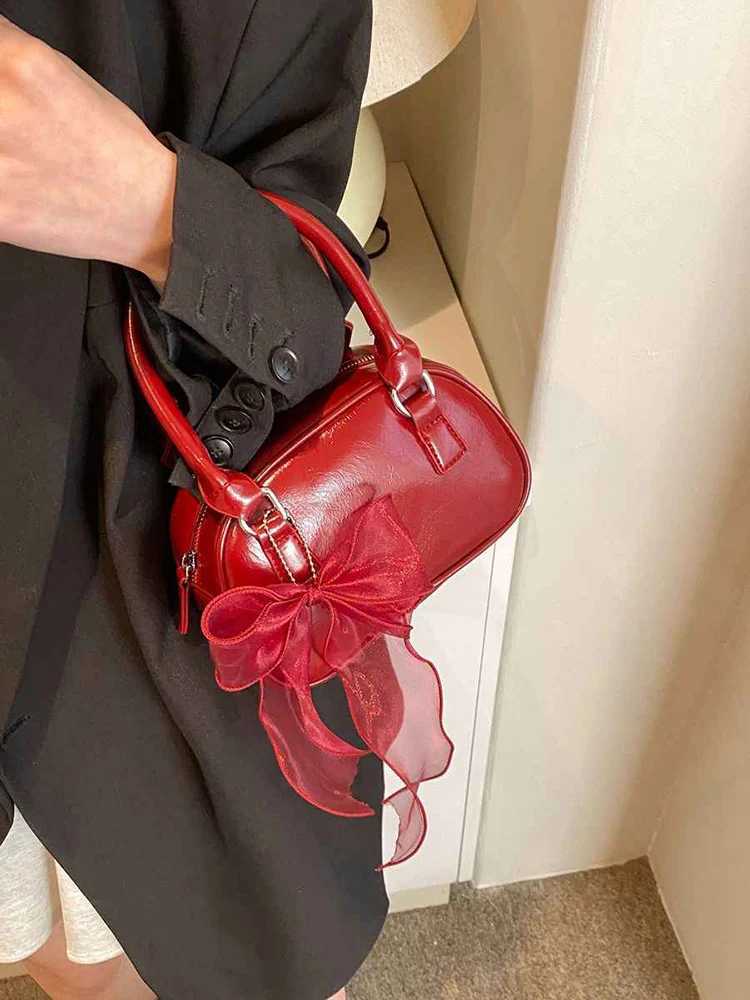 Womens Red Handbag Korean Style Fashion Lace Bow Decoration Bridal Square Bag 2025 New Pu Leather Cross Body Bag Womens Z250303