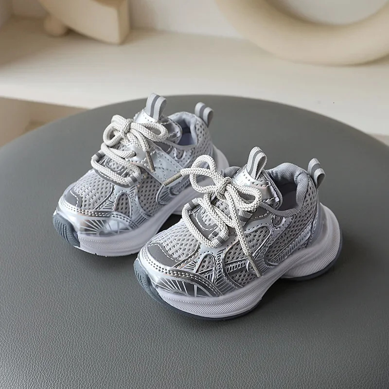 Girls sports shoes soft soled childrens casual fashionable breathable striped dad H08029 250303