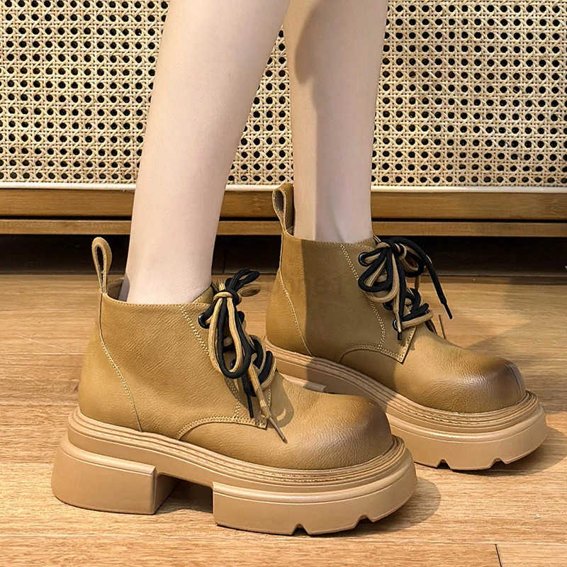 Thick soled raised boots for wen in autumn new niche design motorcycle boots with thick h and lace up work boots fo Z250304