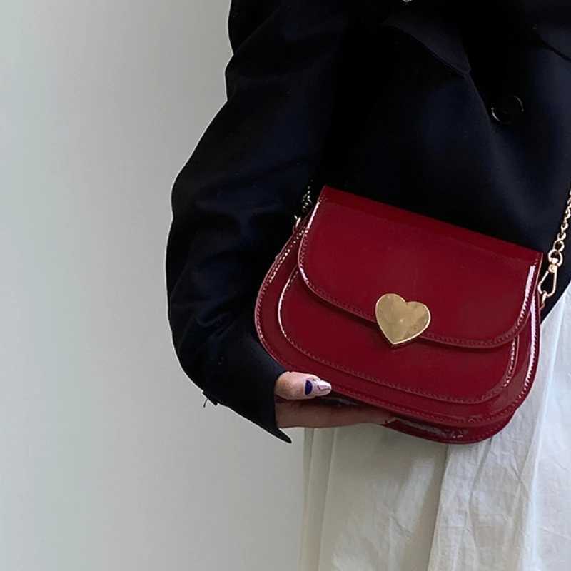 Patent Leather Womens Love Heart Messenger Bag Red Ladies Small Shoulder Bags Fashion Chain Female Saddle Bag Handbags Z250303