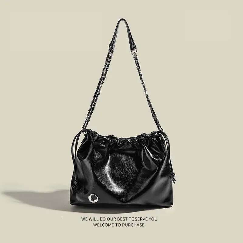 One-Shoulder Tote For Women's Large Capacity Commuting New Style Pleated Chain Niche Underarm Bag
