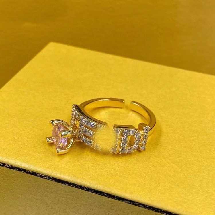 Couple Rings Minimally sophisticated niche design personalized fashion versatile brass material 2024 jewelry ring for women H25303 6O2T