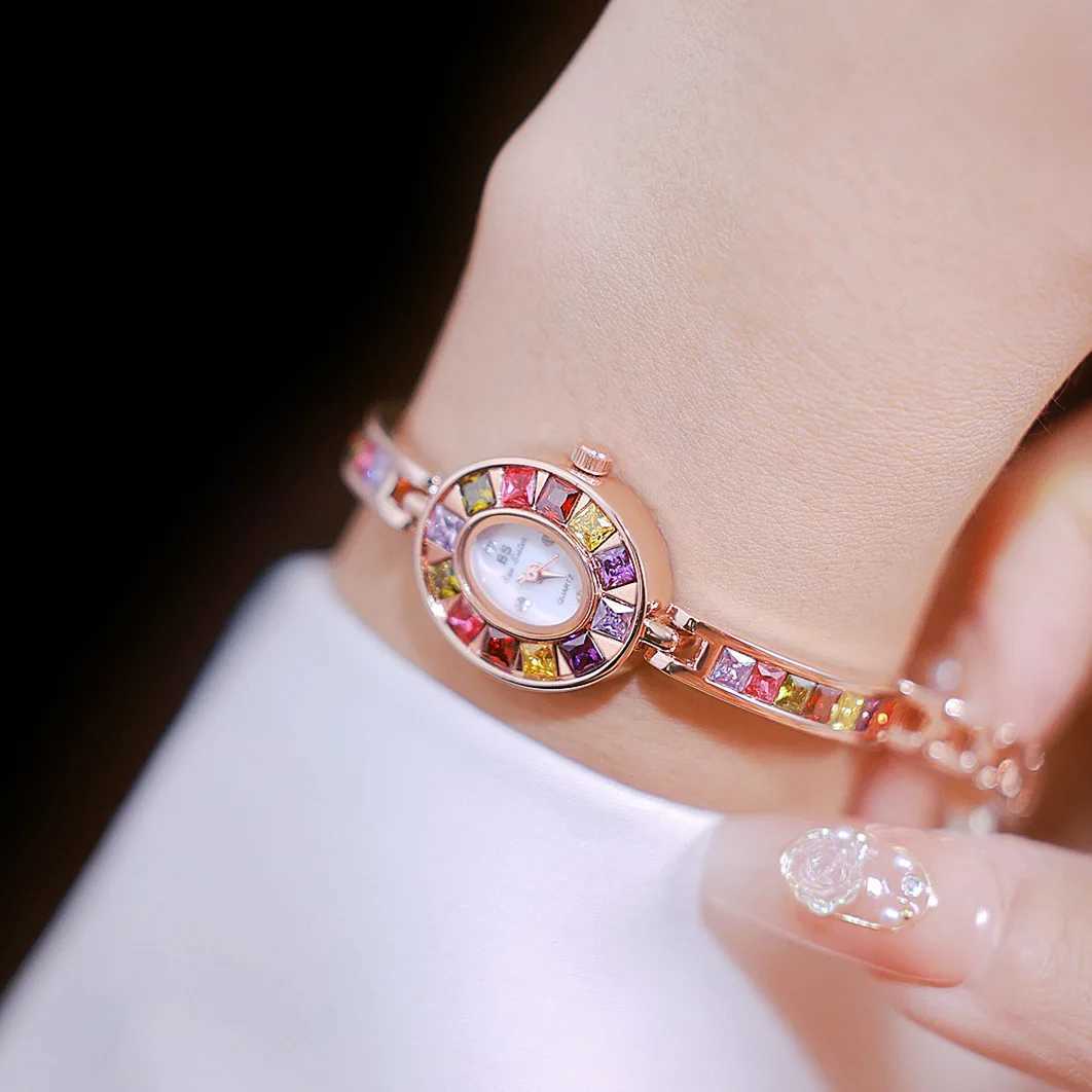 UTHAI Womens Chain Brand Light Luxury Gold Gradient Rainbow Bracelet Waterproof Ladies Fashion Quartz clock is GiftXJ250304