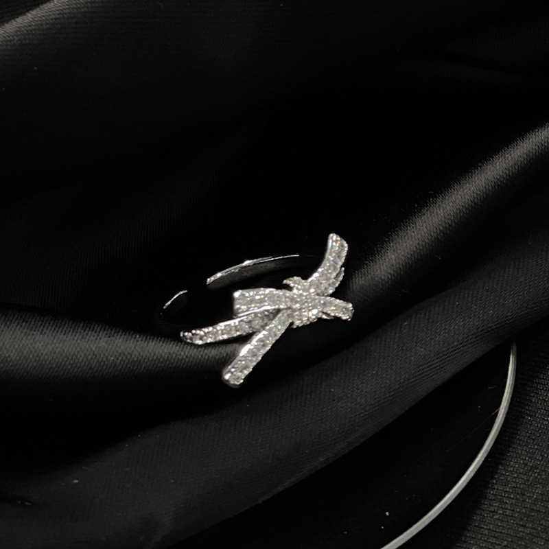 Couple Rings New Hepburn style double-layer butterfly bow pearl layered open ring with full diamond zircon temperament high-end index finger ring H253