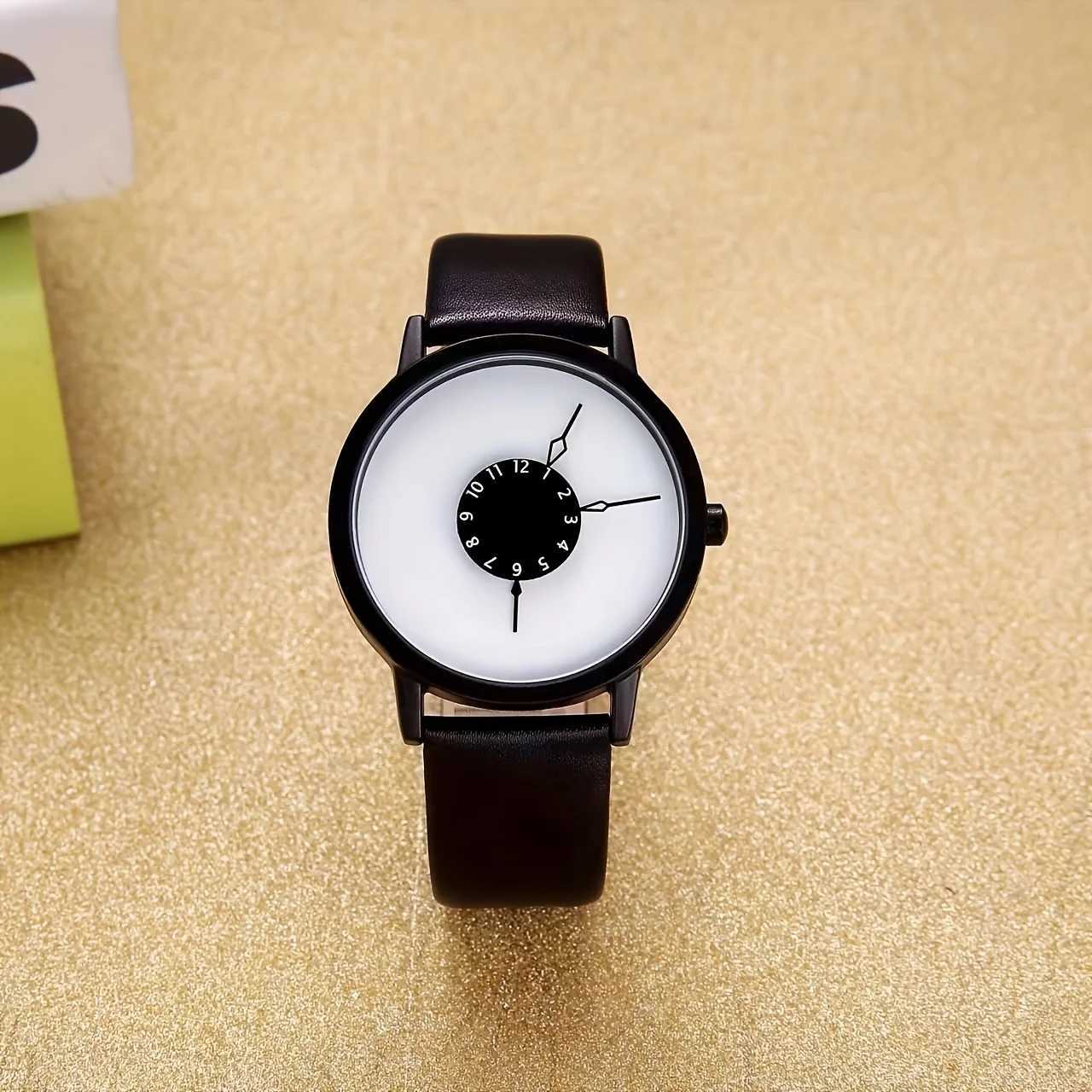 1PC Personality Concept Black Technology Men and Women Handsome Train Couple Pointl ConceptXJ250304