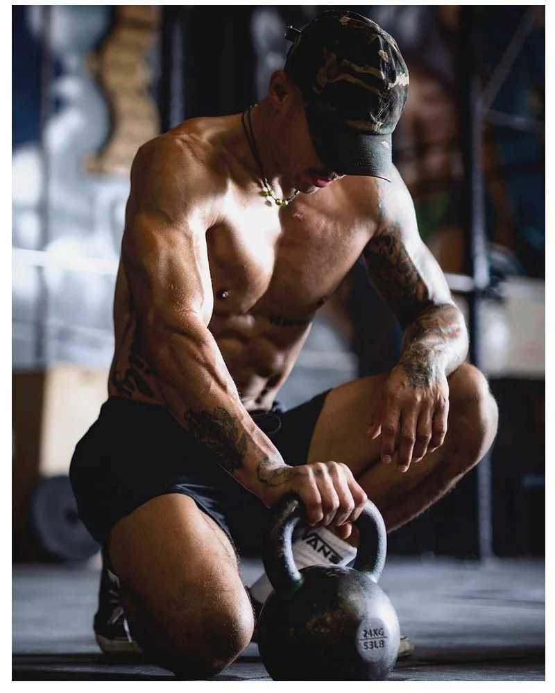 Summer Mens Shorts Quick-drying Solid Color Shorts Men Beach Fitness Jogger workout Mesh Material LightWeightT250304