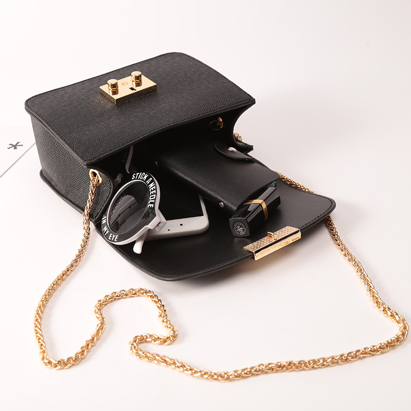 Chic Mini Crossbody Phone Pouch with Chain Detail Ideal Accessory for Warm Weather Fashion