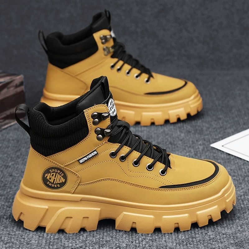 Summer High Top Shoes 2025 New Leather Made Waterproof Thick Soled British Yellow Black Martin Short Boots Famous Designer Outdoor Hiking Men s Shoes