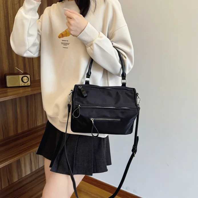 Brand Designer Oxford and PU Patchwork Womens Shoulder Bag Casual Crossbody Bag Large Capacity Bucket Handbag Y250303