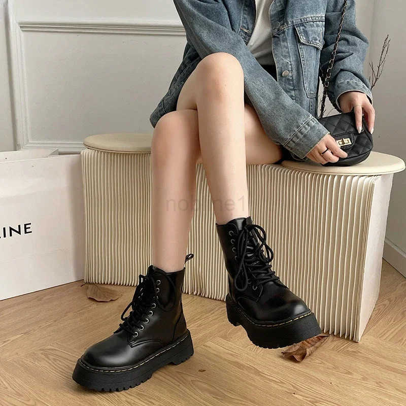 Minimalist Lace-up Cbat Wen Boots 5Cm Chunky Heel Platform Wen Boots British Style Thick Sole Increase Height Casual Boots Z250304