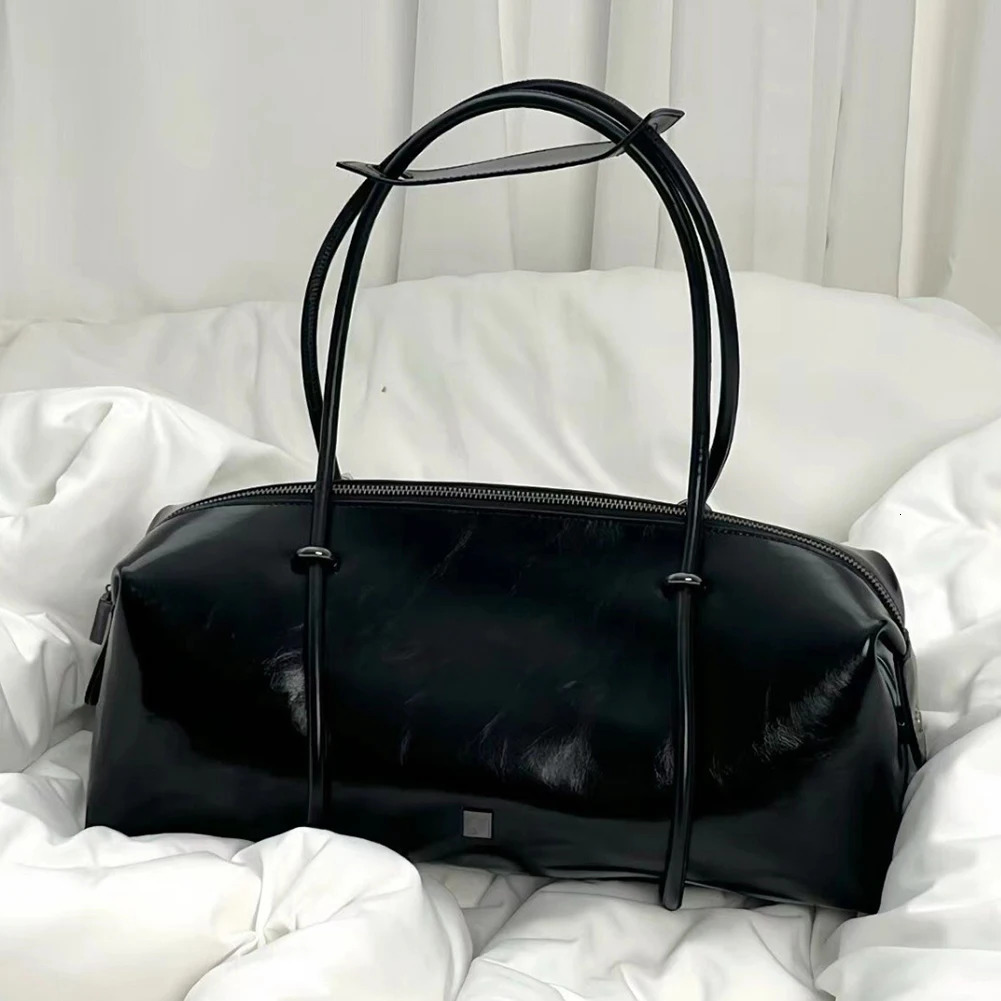 Women Fashion Shoulder Bag Large Capacity PU Boston Pillow Mini Clutch Purse Solid Color Zipper Closure for Vacation Party 250303