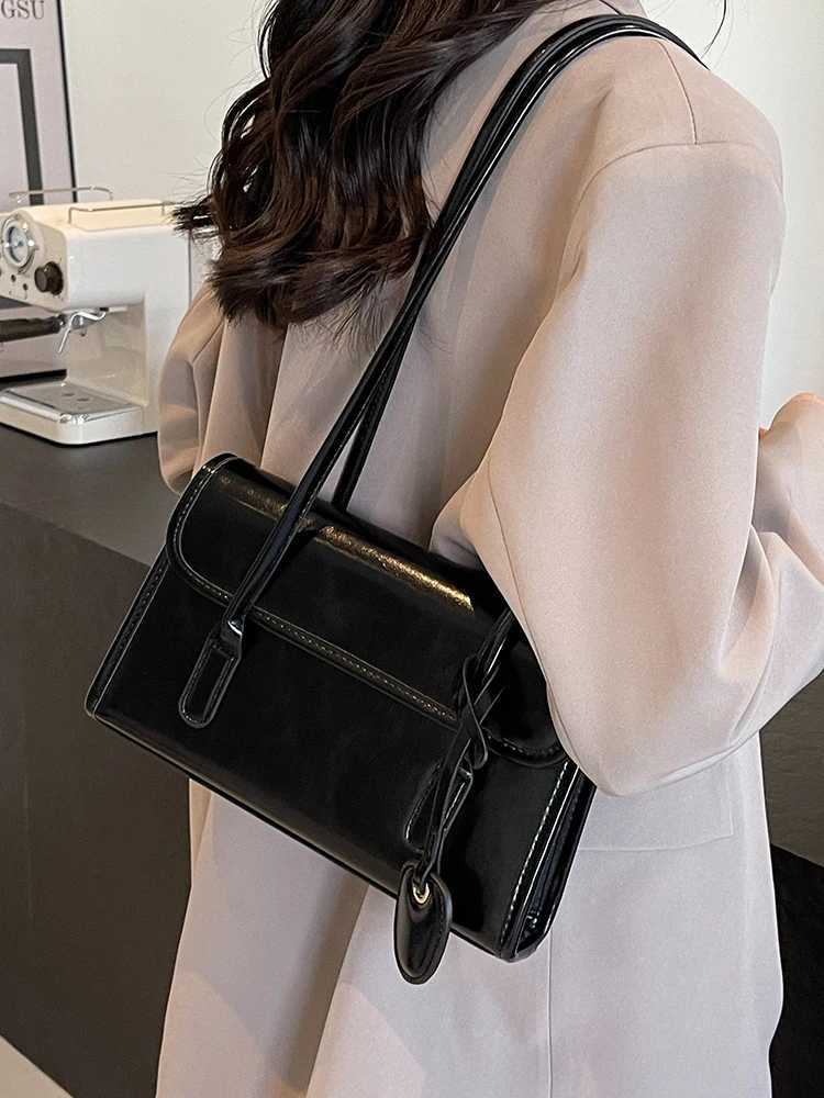 Fashion Red Shoulder Bags For Women Trendy Textured Solid Color Handbag Autumn Winter Versatile Female Underarm Pack Z250303
