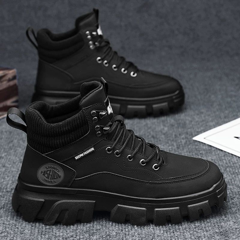 Summer High Top Shoes 2025 New Leather Made Waterproof Thick Soled British Yellow Black Martin Short Boots Famous Designer Outdoor Hiking Men s Shoes