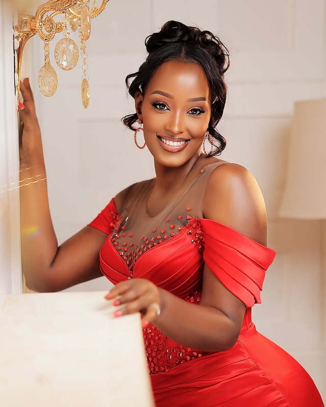 Dreamy Orange Red Prom Gown A-line Illusion Sparkly Off The Shoulder Celebrity Banquet Dress Chic Formal Party Dress Long vestidos Evening Gowns Plus 