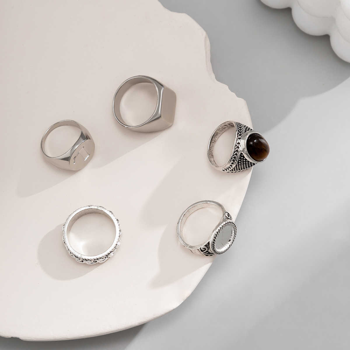 Couple Rings Ring Set Mens Advanced Sense Simple Fashion Personalized Ring with Geometric Metal Index Finger Ring H25303
