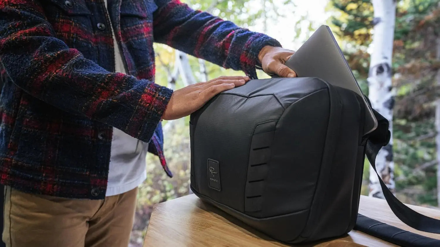 Ship from US McKinnon Camera Messenger 13L Versatile Bag for Pographers with Quick Access Secure Laptop Storage Fits 14 250303FBB
