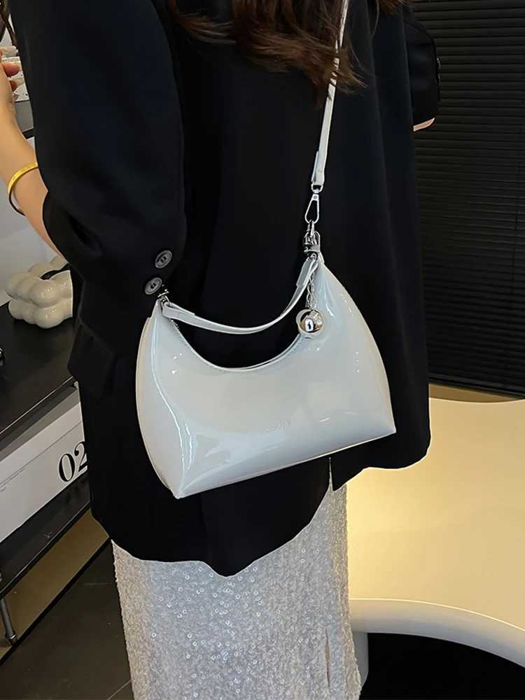 Temperament Cherry Red Lacquer Glossy Face Crossbody Bag 2024 New Womens Exquisite Pendant Zipper Underarm Bag Commuter Handbag Z250303