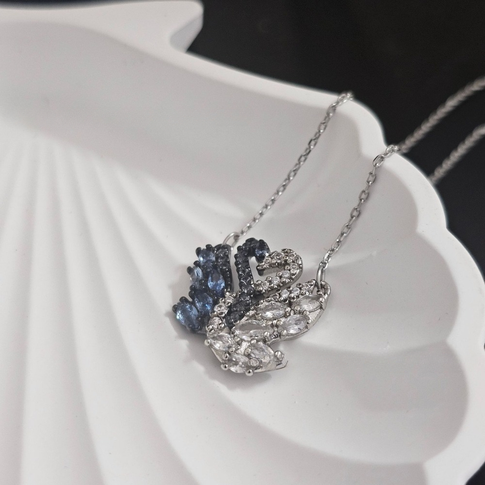 Designer Black and White Swan Necklace Series Set Goose shaped Pendant Gift Wearing Shows Noble Temperament
