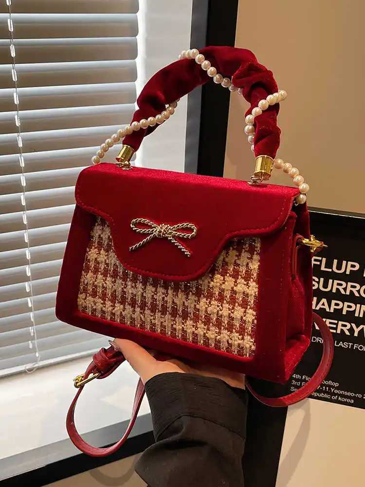 High-grade Red Womens Handbags New Bow Chic Pearl Chain Temperament One Shoulder Crossbody Bags Elegant Bride Small Square Bags Z250303