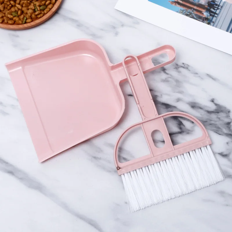 Cat, hamster, small broom set, pet professional cleaning tools, rabbit bedpan, guinea pig toilet, broom accessories