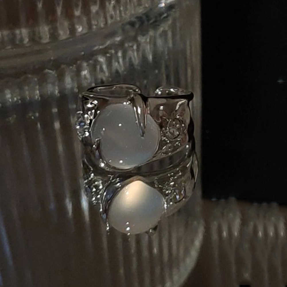 Couple Rings Minority design sense moonlight stone advanced sense diamond inlaid zircon French Open index finger ins cool wind ring H25303