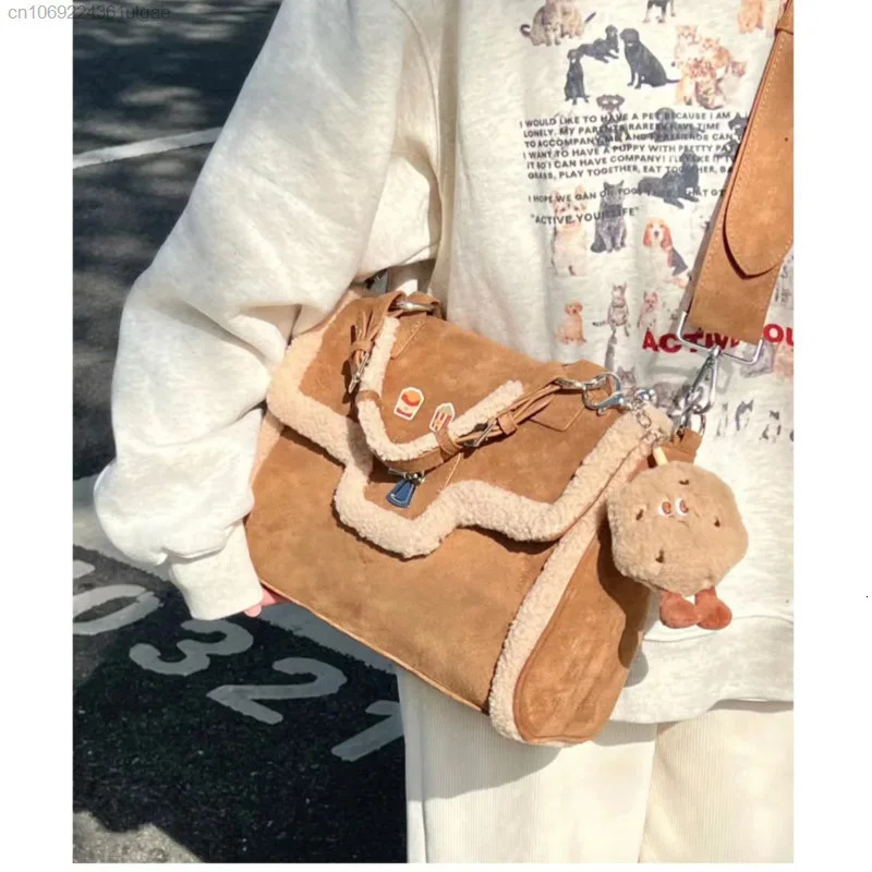 Autumn and winter vintage womens cross body bag large capacity casual handbag high-end fashion niche paradigm shoulder bag 250303