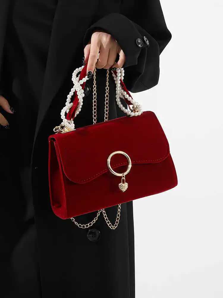 High-grade Red Womens Small Square Bags New Versatile Vintage Temperament Shoulder Crossbody Bags Elegant Brides Handbags Z250303