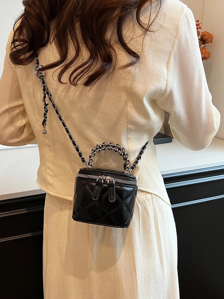 Fashion Crossbody Bucket Bag For Women Trendy Mini Mouth Red Envelope Handbag Versatile Single Shoulder Underarm Small Bag 250303