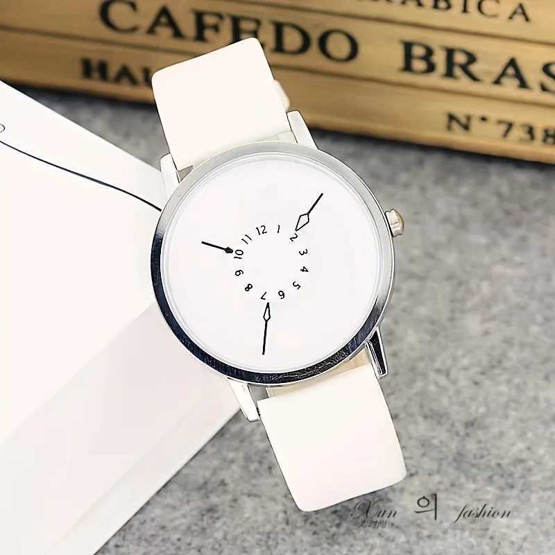 1PC Personality Concept Black Technology Men and Women Handsome Train Couple Pointl ConceptXJ250304