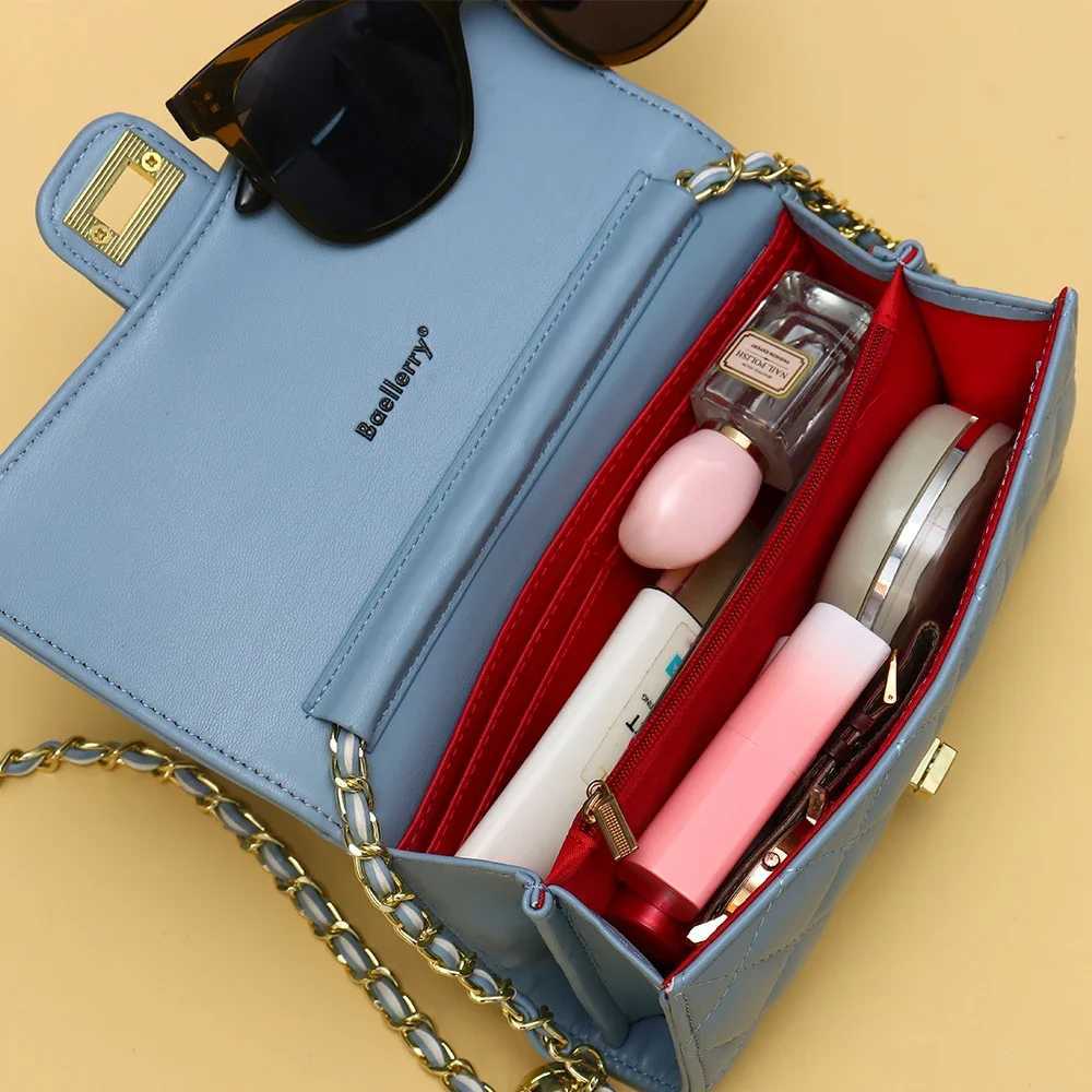 Grid shoulder bag with adjustable chain strap cross body bag suitable for female designers womens wallets and handbags womens red messenger bag Z25030