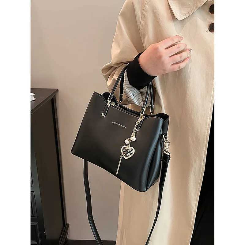 Korean Version Fashion Red Bridal Wedding Bag Handbag Womens New Luxury High Quality One Shoulder Crossbody Bag Square Bag Z250303