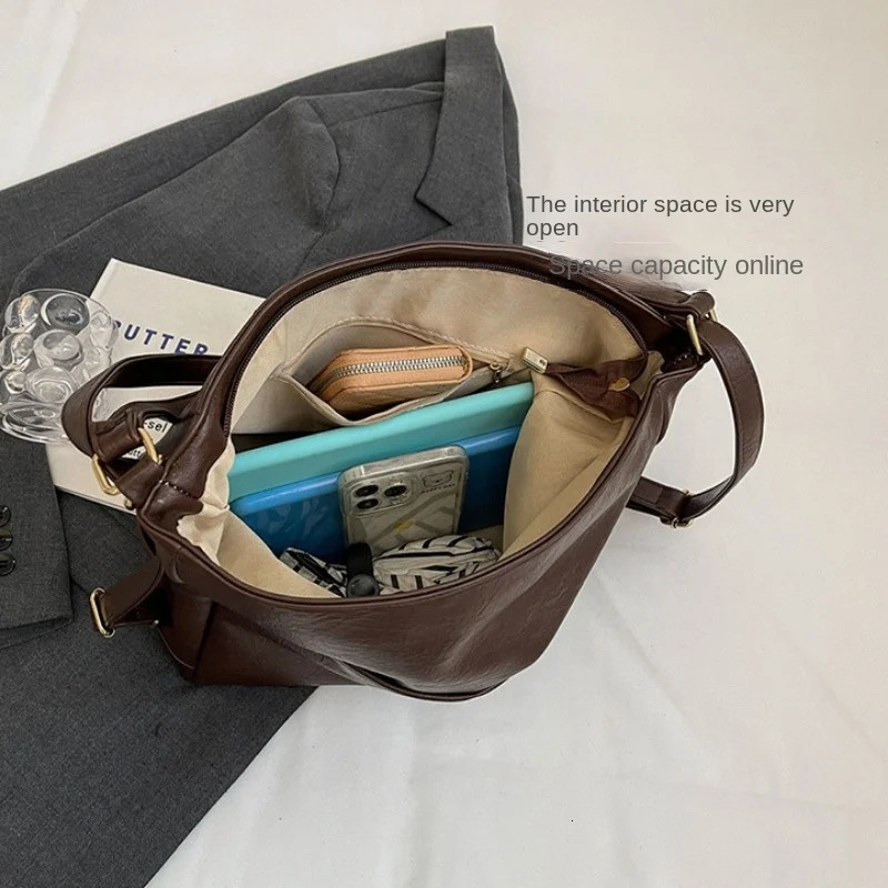 High Capacity Solid Color PU Zipper Sewing Thread Shoulder Bags Female Bags on Sale Fashion Backpacks Womens Bags 250228
