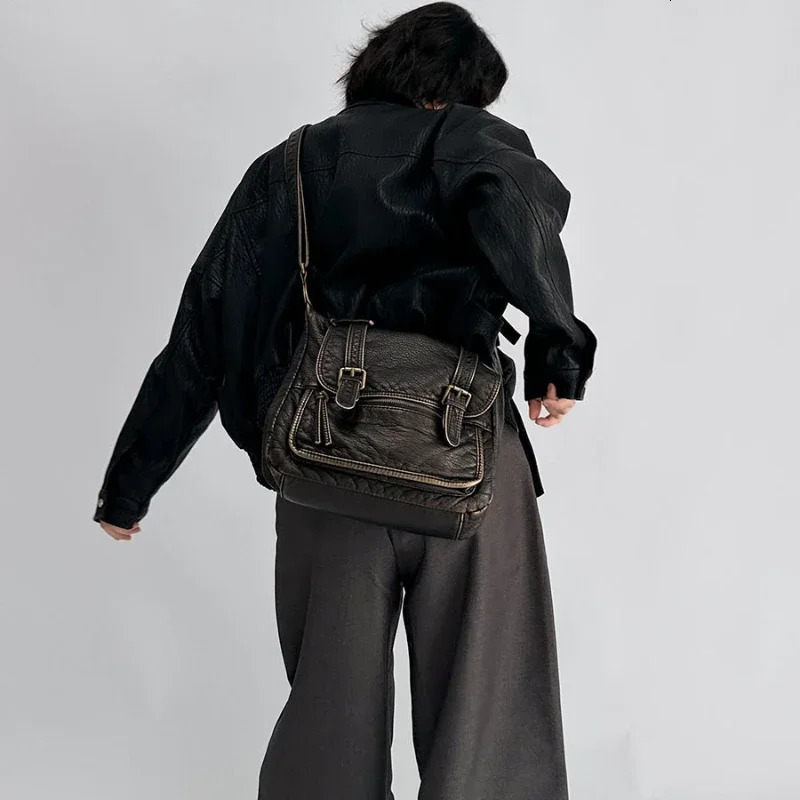 High quality shoulder bag womens cross body bag large capacity bag retro messenger bag fashionable motorcycle bag 250228