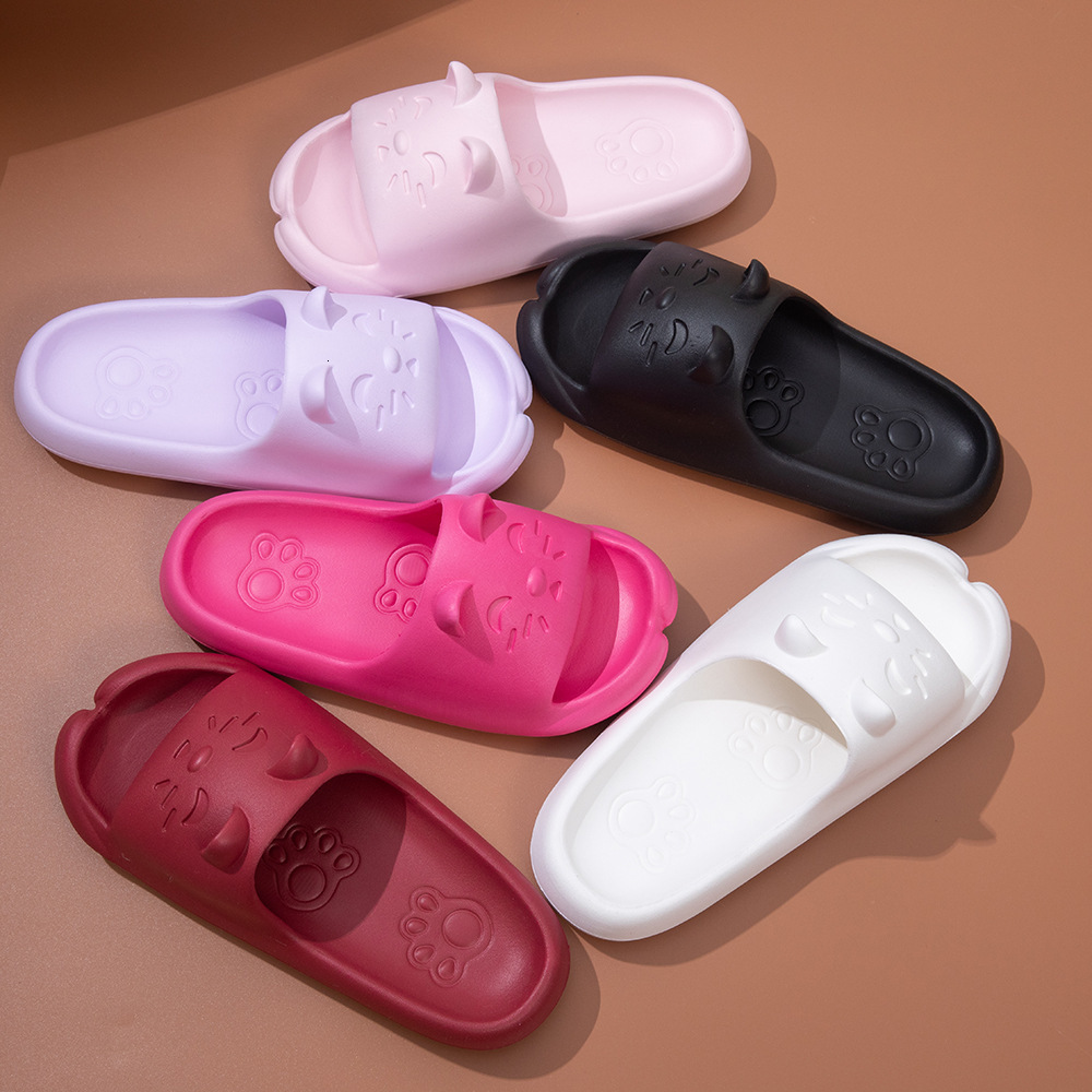 designer sandals Lucky Cat Slippers Thick 2025 Soft Bottom Anti slip Home Bathing Odorless Men's and Women's Bathroom Coolpad