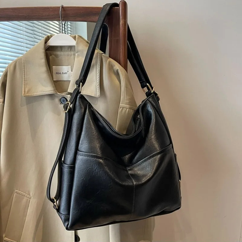 High Capacity Solid Color PU Zipper Sewing Thread Shoulder Bags Female Bags on Sale Fashion Backpacks Womens Bags 250228