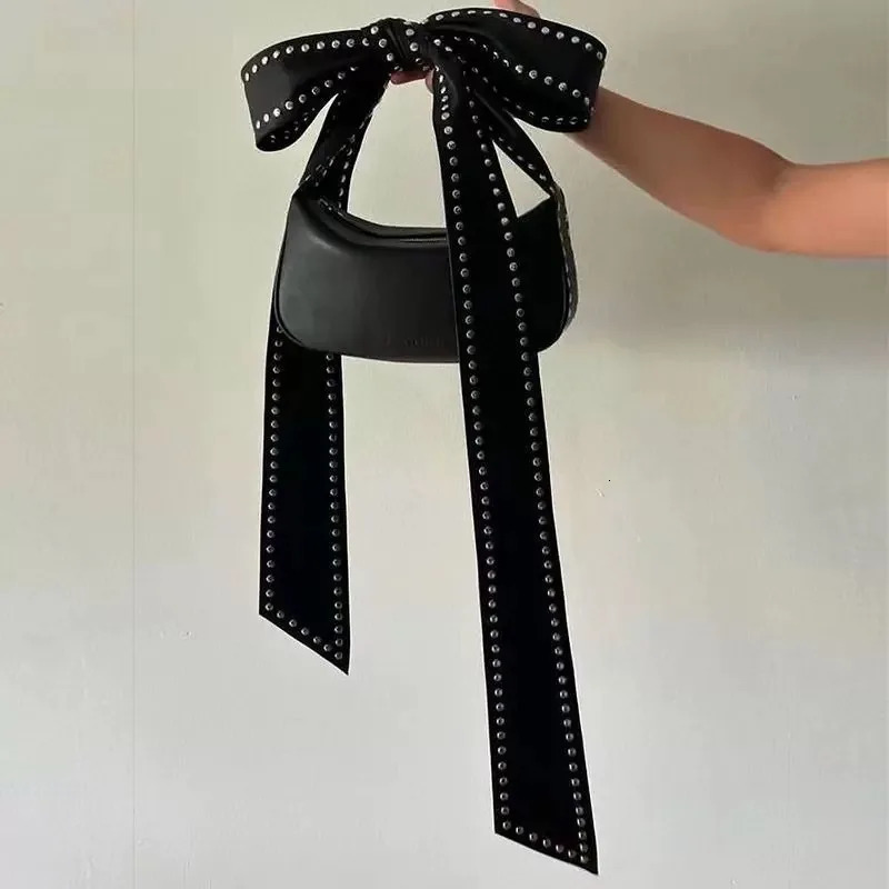 Rivet Black Shoulder Bag Bow Tie Fahsion Handbag PU Grunge Punk Cross Bag Zipper Street Bag Womens 250228
