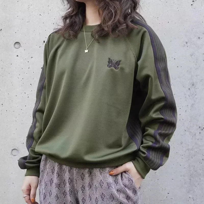 25ss Butterfly Embroidery Sweatshirts Men Women 1 High Quality Striped Olive Green Crewneck Casual Pullovers Inside Tags 250304