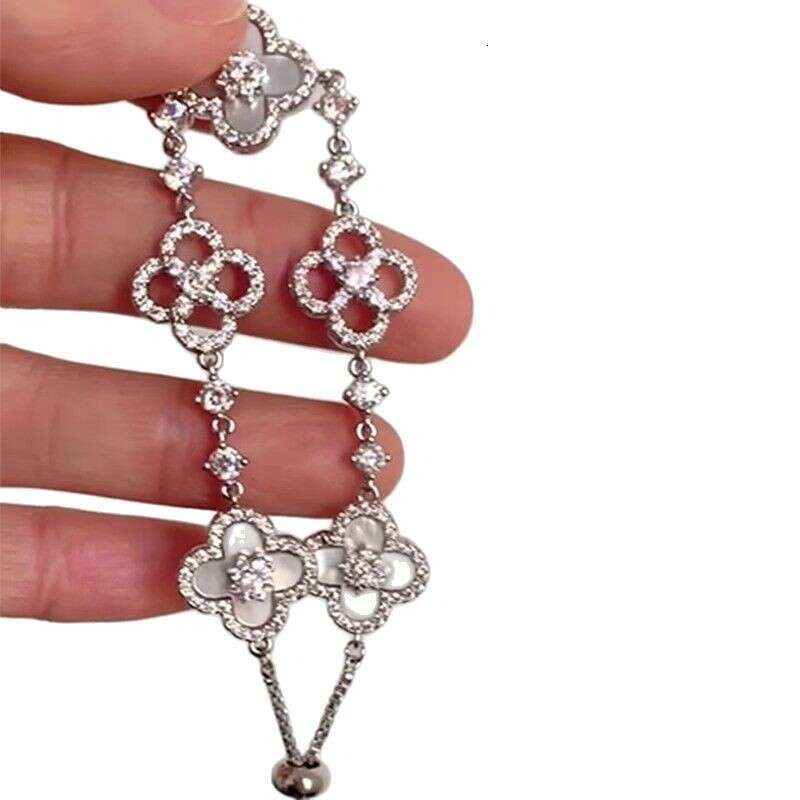 designer Bracelet Ins Wind Explosion Sparkg Dia Four Leaf Clover White Beimu for Women, Light , Cold, and Gold Feeg, Adjustable Pulg Bracelet
